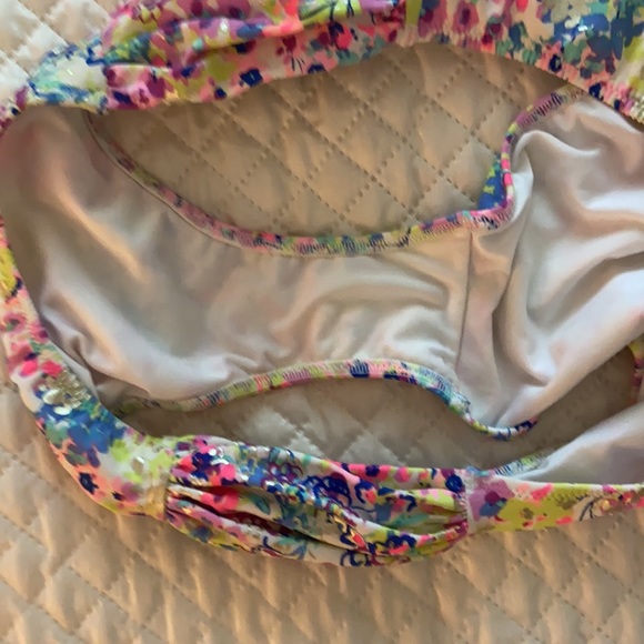 Victoria’s Secret Bikini Bottoms - Picture 3 of 4